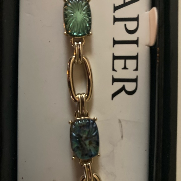 Ladies bracelet. 7 inch new in box never worn - Picture 3 of 5